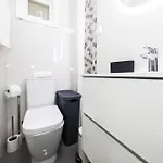 Dina House 아파트