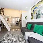 Dina House 아파트 *